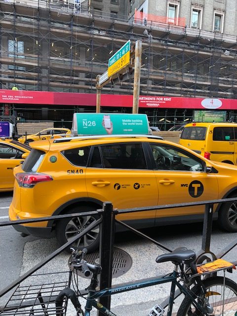 N26 taxi top ad